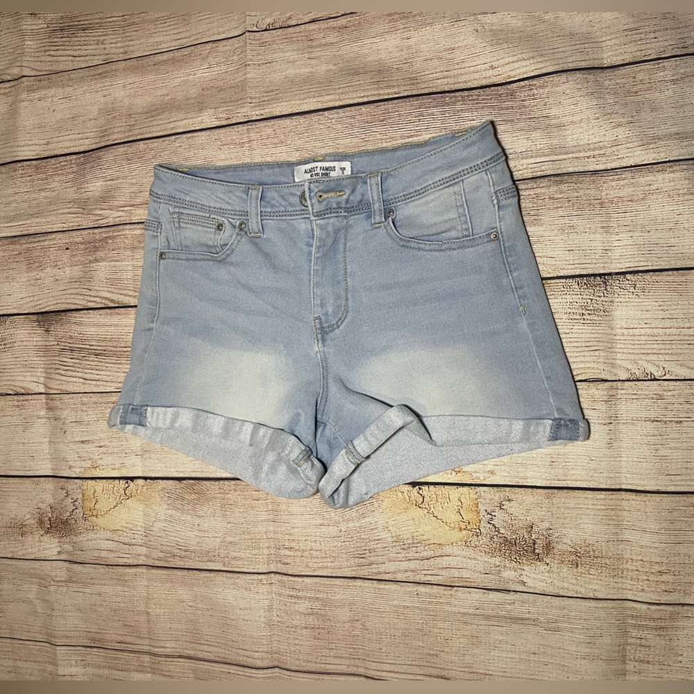🩵Almost Famous Midrise Shorts🩵